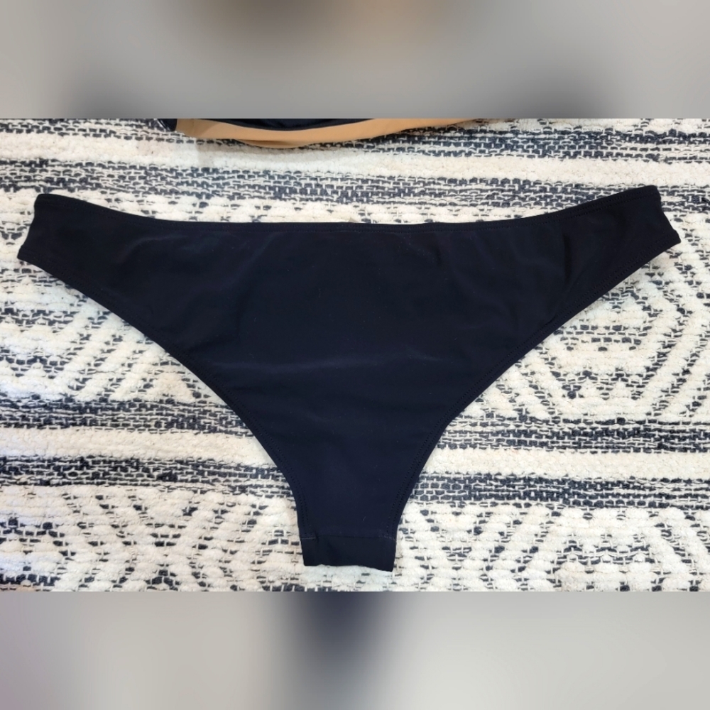 Touché Bikini! M/L - Picture 2 of 15